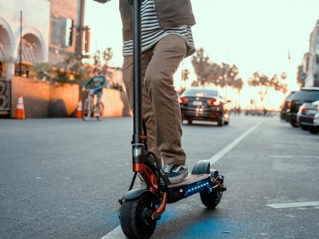 Kaabo Mantis 8 Dual Motor Electric Scooter on Sale